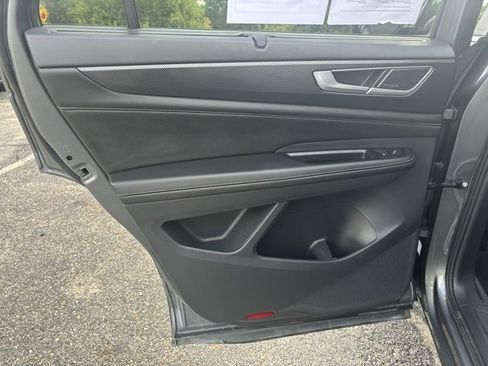 Used 2024 Volkswagen Atlas Cross Sport SEL image 15