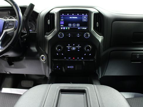 Used 2022 Chevrolet Silverado 1500 RST w/ Z71 Off-Road Package AWD/4WD image 18