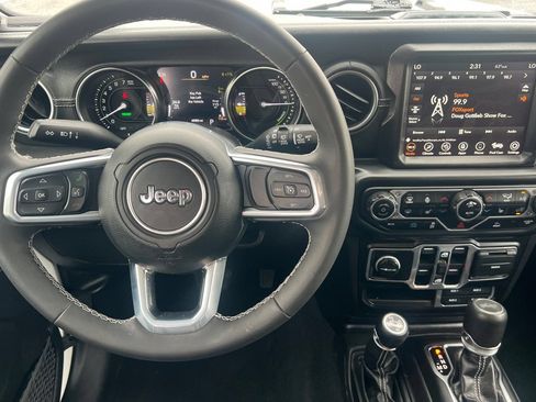 Used 2023 Jeep Wrangler Unlimited Sahara w/ Cold Weather Group AWD/4WD image 11