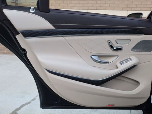 Used 2018 Mercedes-Benz S 560 Sedan image 20