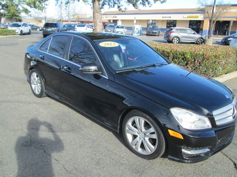 Used 2013 Mercedes-Benz C 250 Sedan image 3