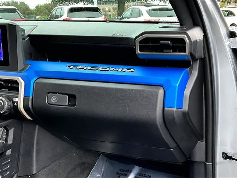 Certified 2025 Toyota Tacoma TRD Off-Road image 18