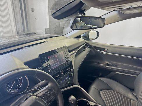Used 2024 Toyota Camry SE FWD image 6