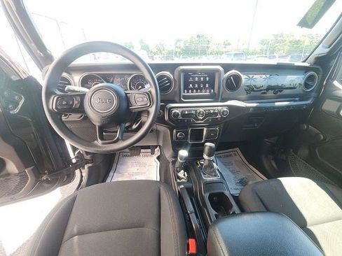 Used 2022 Jeep Wrangler Unlimited Sport AWD/4WD image 10