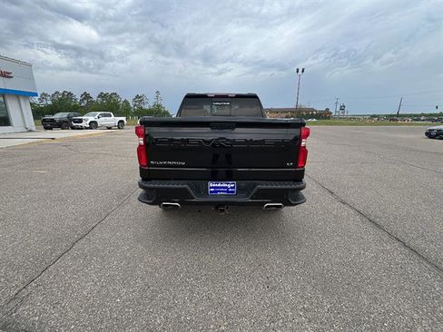 Used 2021 Chevrolet Silverado 1500 LT Trail Boss w/ Convenience Package II AWD/4WD image 3