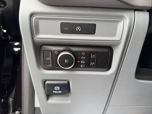 Used 2025 Ford F150 XLT w/ Equipment Group 301A Standard AWD/4WD image 17