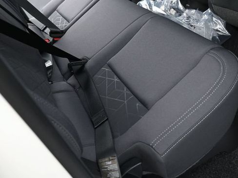 New 2026 Nissan Frontier SV AWD/4WD image 17