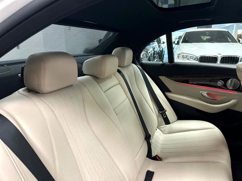 Used 2019 Mercedes-Benz E 300 4MATIC image 39
