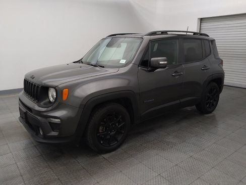 Used 2020 Jeep Renegade Altitude w/ UConnect 8.4 Nav Group FWD image 2