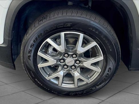 Used 2022 GMC Acadia SLE image 17