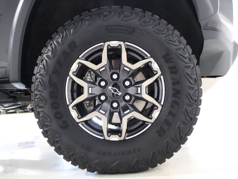 Used 2026 Chevrolet Colorado ZR2 w/ Technology Package AWD/4WD image 80