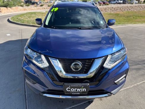 Used 2019 Nissan Rogue SV AWD/4WD image 2