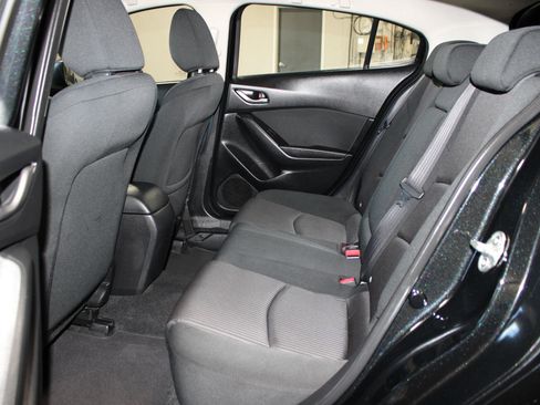 Used 2016 MAZDA MAZDA3 i Sport w/ Preferred Equipment Package FWD image 22