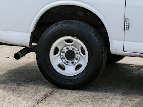 Used 2020 Chevrolet Express 2500 w/ Driver Convenience Package image 41