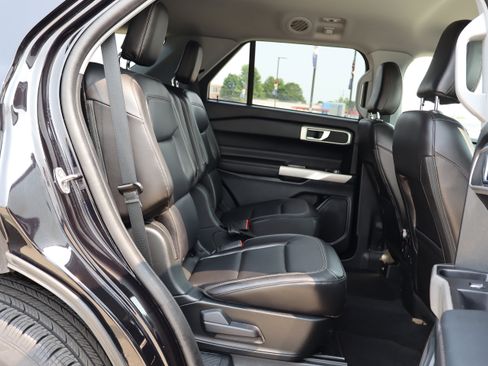 Used 2023 Ford Explorer XLT w/ Equipment Group 202A image 14