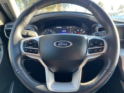 Used 2022 Ford Explorer XLT w/ Equipment Group 202A image 26