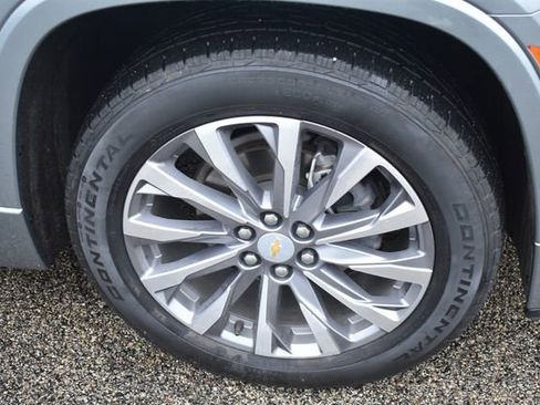Used 2023 Chevrolet Traverse Premier w/ LPO, Floor Liner Package AWD/4WD image 12