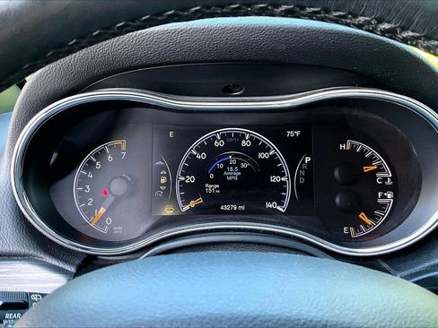 Certified 2022 Jeep Grand Cherokee Laredo X AWD/4WD image 10