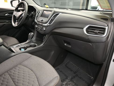 Used 2021 Chevrolet Equinox LT image 44
