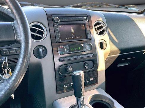 Used 2008 Lincoln Mark LT 4x4 image 11