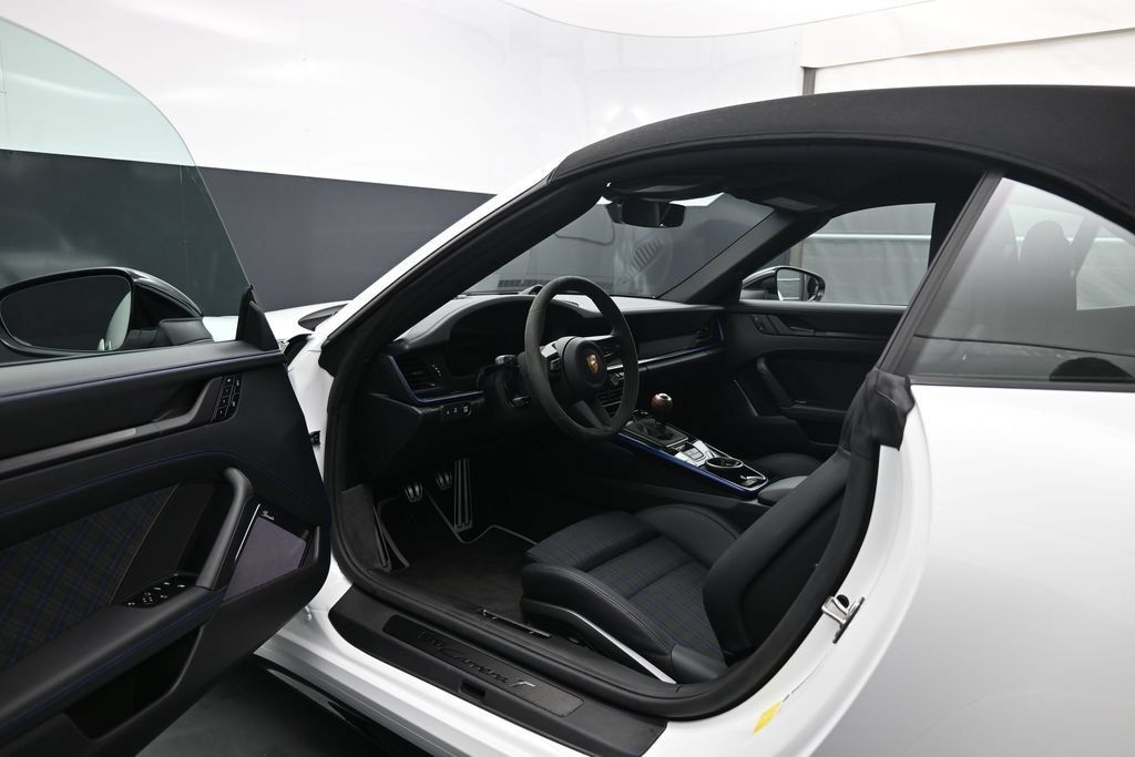 Certified 2026 Porsche 911 Carrera T RWD image 4
