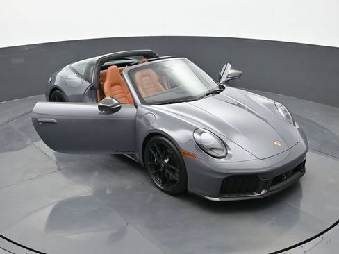Certified 2026 Porsche 911 Targa 4 GTS AWD/4WD image 28