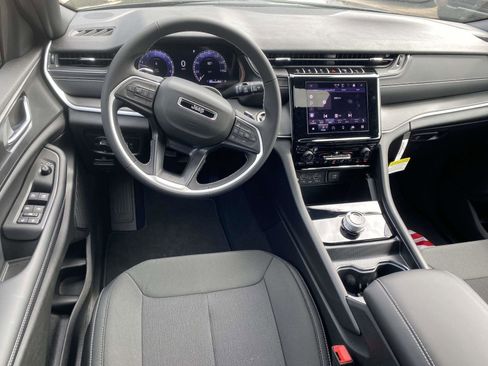 New 2025 Jeep Grand Cherokee Laredo X image 12