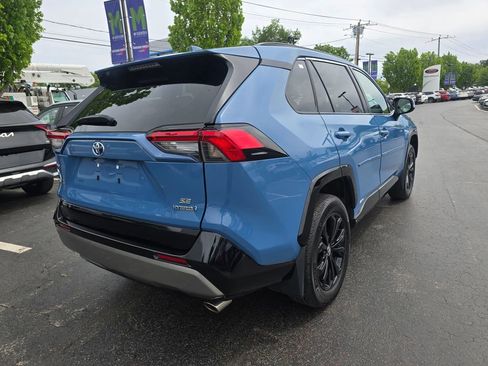 Used 2024 Toyota RAV4 SE w/ Weather Package AWD/4WD image 7