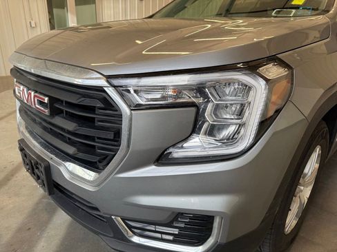 Used 2024 GMC Terrain SLE image 14
