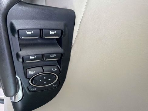 Certified 2019 Lincoln MKC Reserve w/ MKC Technology Package FWD image 11