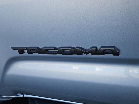 Used 2022 Toyota Tacoma SR5 image 14