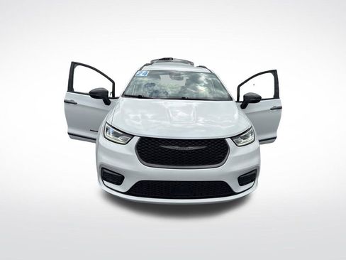 Used 2024 Chrysler Pacifica Touring-L w/ Road Tripper Package FWD image 20