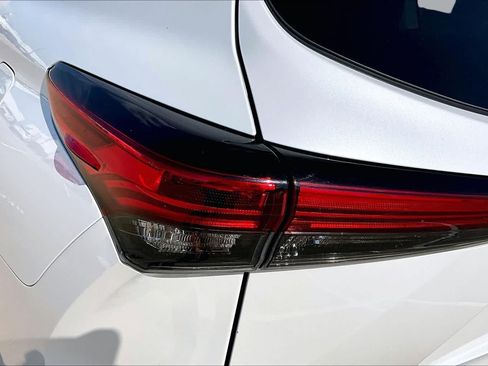 Used 2022 Toyota Highlander Limited FWD image 29