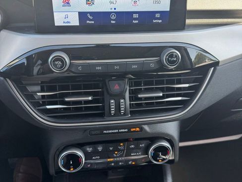 Used 2022 Ford Escape SEL image 11