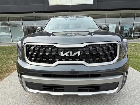 Used 2023 Kia Telluride EX X-Line image 3