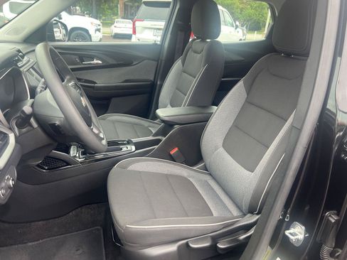 Used 2023 Chevrolet TrailBlazer LS FWD image 11