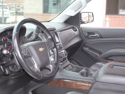 Used 2019 Chevrolet Suburban LT image 15