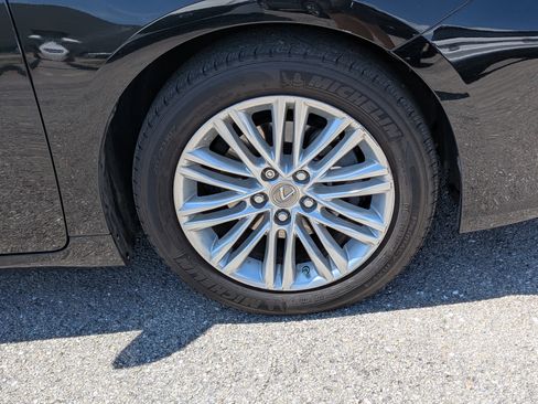 Used 2014 Lexus ES 350 w/ Luxury Package FWD image 11