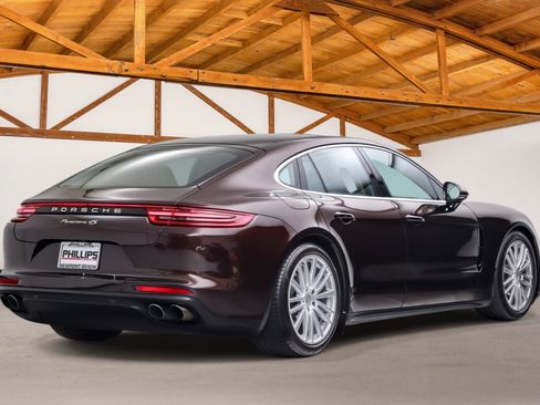 Used 2018 Porsche Panamera 4S AWD/4WD image 5