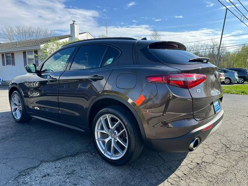 Used 2018 Alfa Romeo Stelvio Ti Sport AWD/4WD image 4