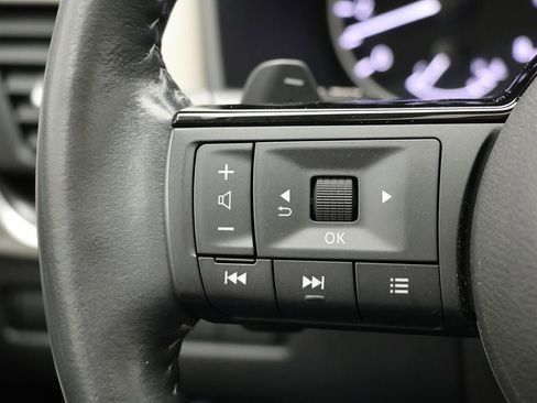 Used 2023 Nissan Rogue SV w/ SV Premium B Package image 19