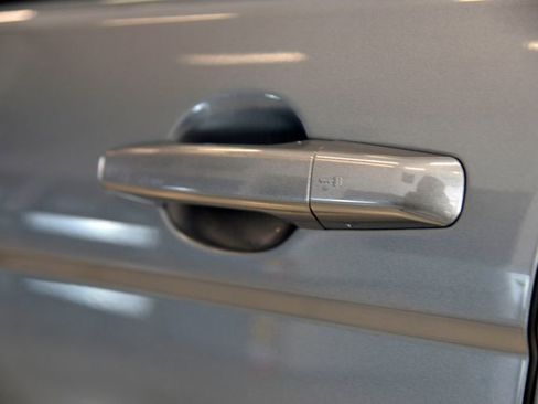 Used 2015 Land Rover Range Rover Evoque Pure image 13