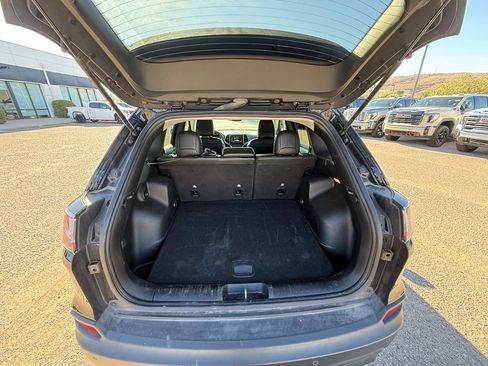 Used 2021 Jeep Cherokee Latitude Plus AWD/4WD image 19