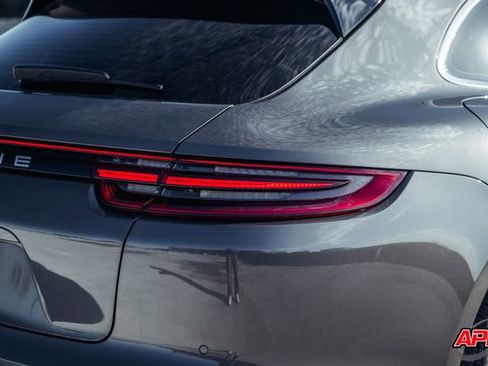 Used 2018 Porsche Panamera 4S image 50