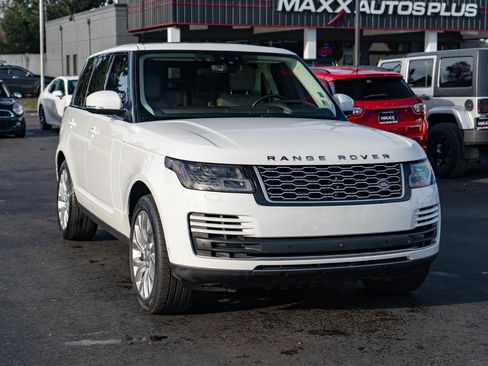 Used 2018 Land Rover Range Rover Supercharged image 2