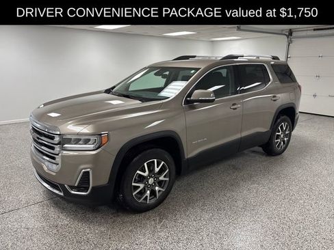 Used 2023 GMC Acadia SLE w/ Driver Convenience Package image 3