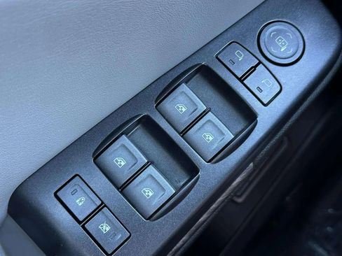 Used 2020 Chevrolet Tahoe LT image 34