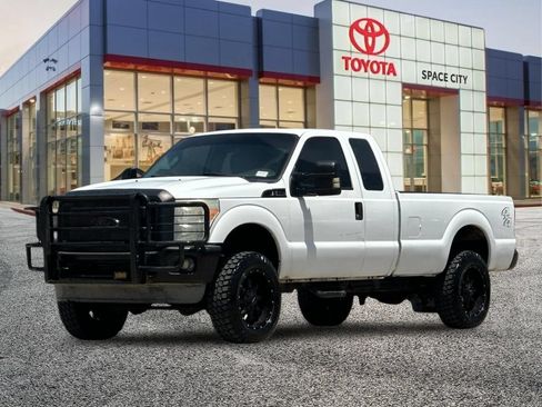 Used 2012 Ford F250 XL w/ PWR Equipment Group AWD/4WD image 2