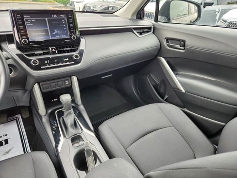 Used 2022 Toyota Corolla Cross LE AWD/4WD image 13