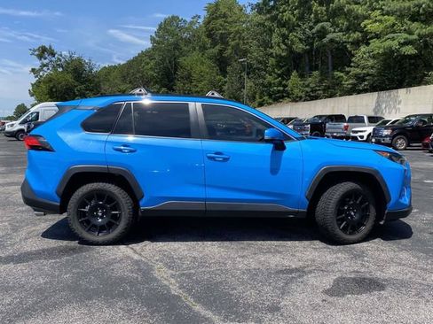 Used 2021 Toyota RAV4 LE FWD image 2